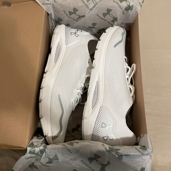 Like New UA HOVR Sonic 6 - Picture 5 of 5